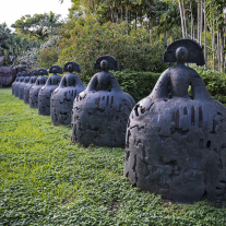 Doral expone en parques públicos esculturas monumentales del maestro español Manolo Valdés
