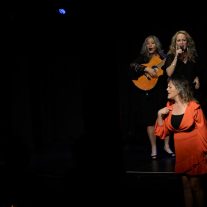 Reabre Sala Catarsis con una cantina del despecho donde las mujeres son las protagonistas