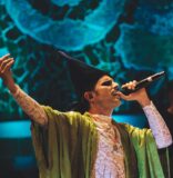 Convergencia de Folclore y Cabaret: El Asturiano Rodrigo Cuevas en North Beach Bandshell