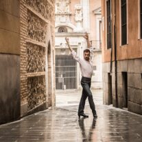 MARCO FLORES EN “MILONGA, SONATA Y PLATA”, UN BAILAOR EN CONCIERTO ÍNTIMO
