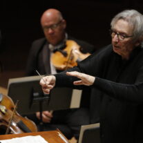 PRIVILEGIO POR PARTIDA DOBLE: MICHAEL TILSON THOMAS AL FRENTE DE DOS ORQUESTAS DIFERENTES