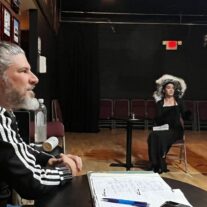 LARRY VILLANUEVA DIRIGE ‘LA SOPRANO CALVA’ DE IONESCO EN EL BLACK BOX DEL MIAMI-DADE COUNTY AUDITORIUM