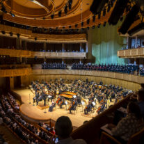 SERAPHIC FIRE Y LA NEW WORLD SYMPHONY, LA PERENNE FASCINACIÓN DE “CARMINA BURANA”