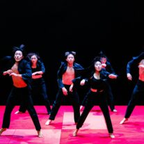 BEREISHIT DANCE COMPANY Y SUS ASOMBROSOS BAILARINES DE ALTO RENDIMIENTO