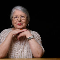 GILDA MIRÓS RINDE HOMENAJE A MUJERES POETAS LATINOAMERICANAS