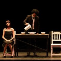 GRITAR CON SUSURROS: EL 37 FESTIVAL INTERNACIONAL DE TEATRO HISPANO DE MIAMI PRESENTA ‘SUPERPASITO’