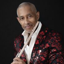 NÉSTOR TORRES SE PRESENTA EN SANCTUARY OF THE ARTS CON UN TRIBUTO AL JAZZ LATINO
