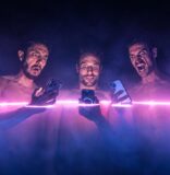 Tres virtuosos artistas en una obra sobre los desafíos de la vida moderna